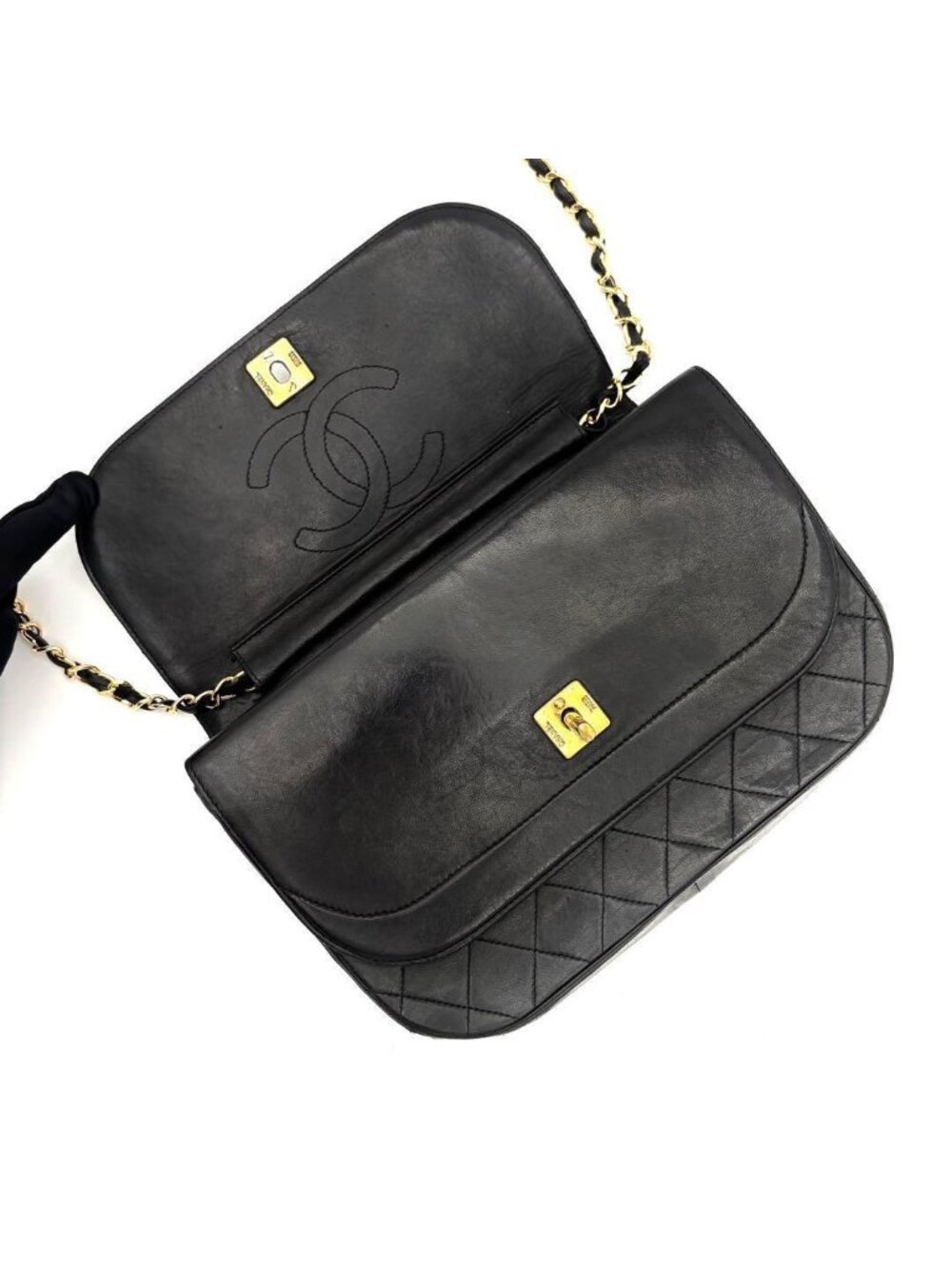 Chanel Quilted Chain Shoulder Bag Black Lambskin - Picture 3 of 13